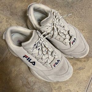 Fila women Clunky sneakers size 6 grey/cream color